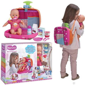 Nenuco beba sa koferom za putovanje